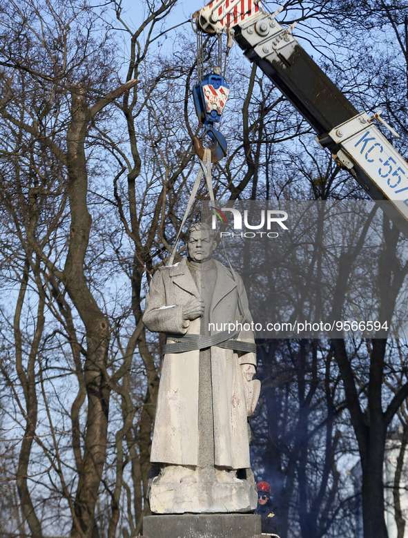 Ukrainian municipal workers dismount a monument to WWII Soviet Army General Nikolai Vatutin in downtown in Kyiv, Ukraine 9 February 2023, am...