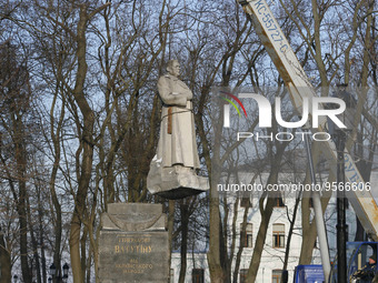 Ukrainian municipal workers dismount a monument to WWII Soviet Army General Nikolai Vatutin in downtown in Kyiv, Ukraine 9 February 2023, am...