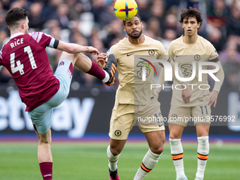Ruben Loftus-Cheek of Chelsea controls the ball during the Premier League match between West Ham United and Chelsea at the London Stadium, S...