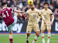 Ruben Loftus-Cheek of Chelsea controls the ball during the Premier League match between West Ham United and Chelsea at the London Stadium, S...