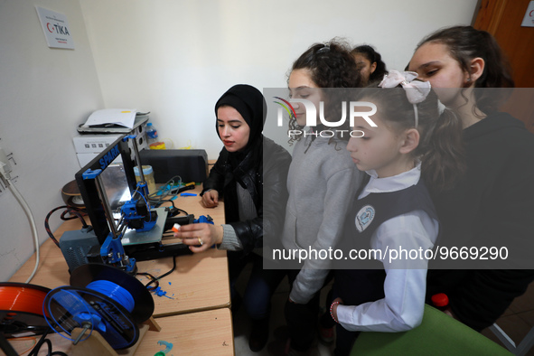 Palestinian female students in 3D Printing training at Spark for Innovation and Creativity. in Gaza City on February 28, 2023. 
 