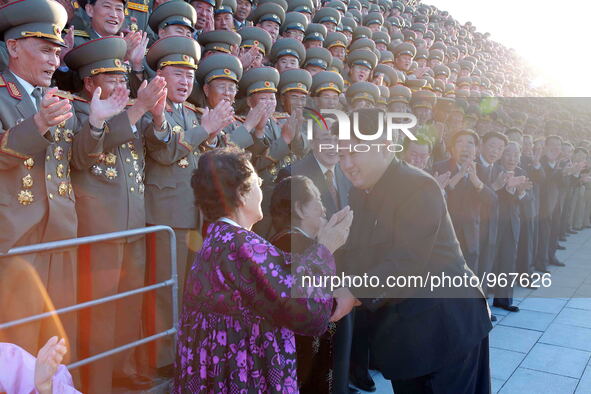 (151014) -- PYONGYANG, Oct. 14, 2015 (Xinhua) -- Photo provided by Korean Central News Agency (KCNA) on Oct. 14, 2015 shows top leader of th...