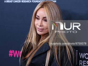 American television personality, author and interior designer Faye Resnick arrives at The Women's Cancer Research Fund's An Unforgettable Ev...