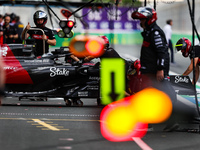 77 BOTTAS Valtteri (fin), Alfa Romeo F1 Team Stake C43, action pitstop during the Formula 1 STC Saudi Arabian Grand Prix 2023, 2nd round of...