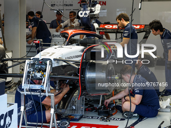 Scuderia AlphaTauri AT04, mechanics working on the car in the garage during the Formula 1 STC Saudi Arabian Grand Prix 2023, 2nd round of th...