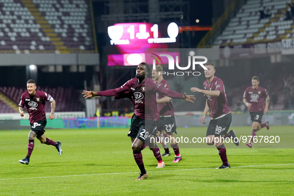 Boulaye Dia of US Salernitana celebrates after scoring second goal during the Serie A match between US Salernitana and Bologna FC at Stadio...