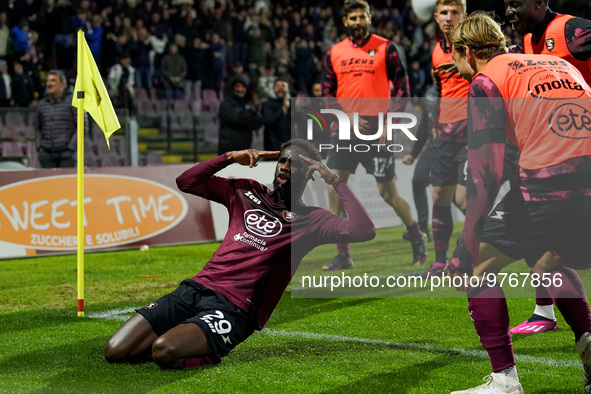 Boulaye Dia of US Salernitana celebrates after scoring second goal during the Serie A match between US Salernitana and Bologna FC at Stadio...