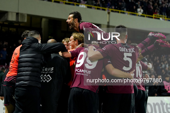 Boulaye Dia of US Salernitana celebrates after scoring second goal during the Serie A match between US Salernitana and Bologna FC at Stadio...