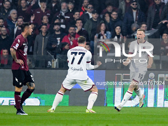 Lewis Ferguson of Bologna FC celebrates after scoring first goal during the Serie A match between US Salernitana and Bologna FC at Stadio Ar...