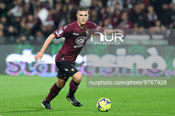 Lorenzo Pirola of US Salernitana during the Serie A match between US Salernitana and Bologna FC at Stadio Arechi, Salerno, Italy on March 18...