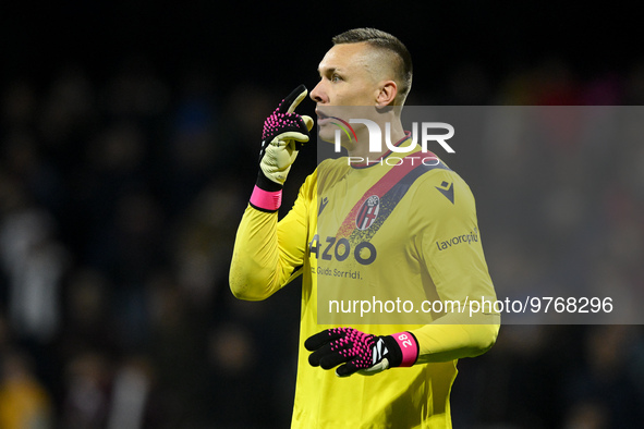 Lukasz Skorupski of Bologna FC gestures during the Serie A match between US Salernitana and Bologna FC at Stadio Arechi, Salerno, Italy on M...