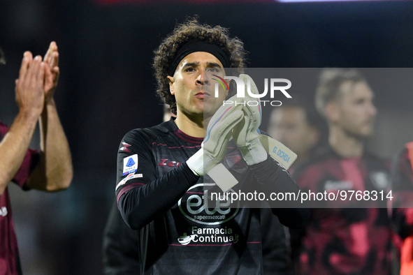 Guillermo Ochoa of US Salernitana greets the fans during the Serie A match between US Salernitana and Bologna FC at Stadio Arechi, Salerno,...