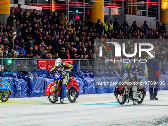 The start of the Final: (l-r) Luca Bauer (48) (Yellow), Harald Simon (50) (White), Martin Haarahiltunen (199) (Blue) and Franz Zorn (100) (R...