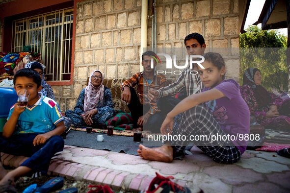 A family who fled from the Qamshili area in Syria living in the open without any tents or shelters at Qushtepa Park near Erbil/Iraq.

Photo:...